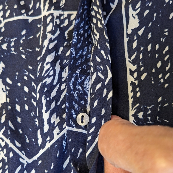 Mossimo Women's Blouse Blue Sleeveless Sz Med Button Front G-2 - Picture 5 of 7